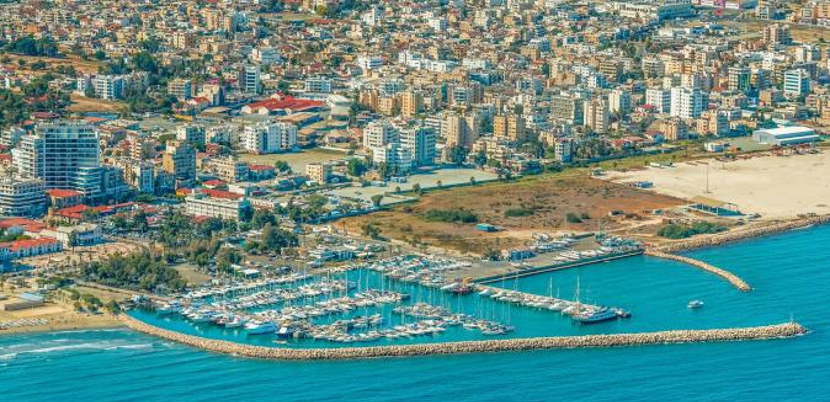 Πυροβολισμοί στη Λάρνακα κοντά στην αστυνομική διεύθυνση: Πληροφορίες για τραυματίες