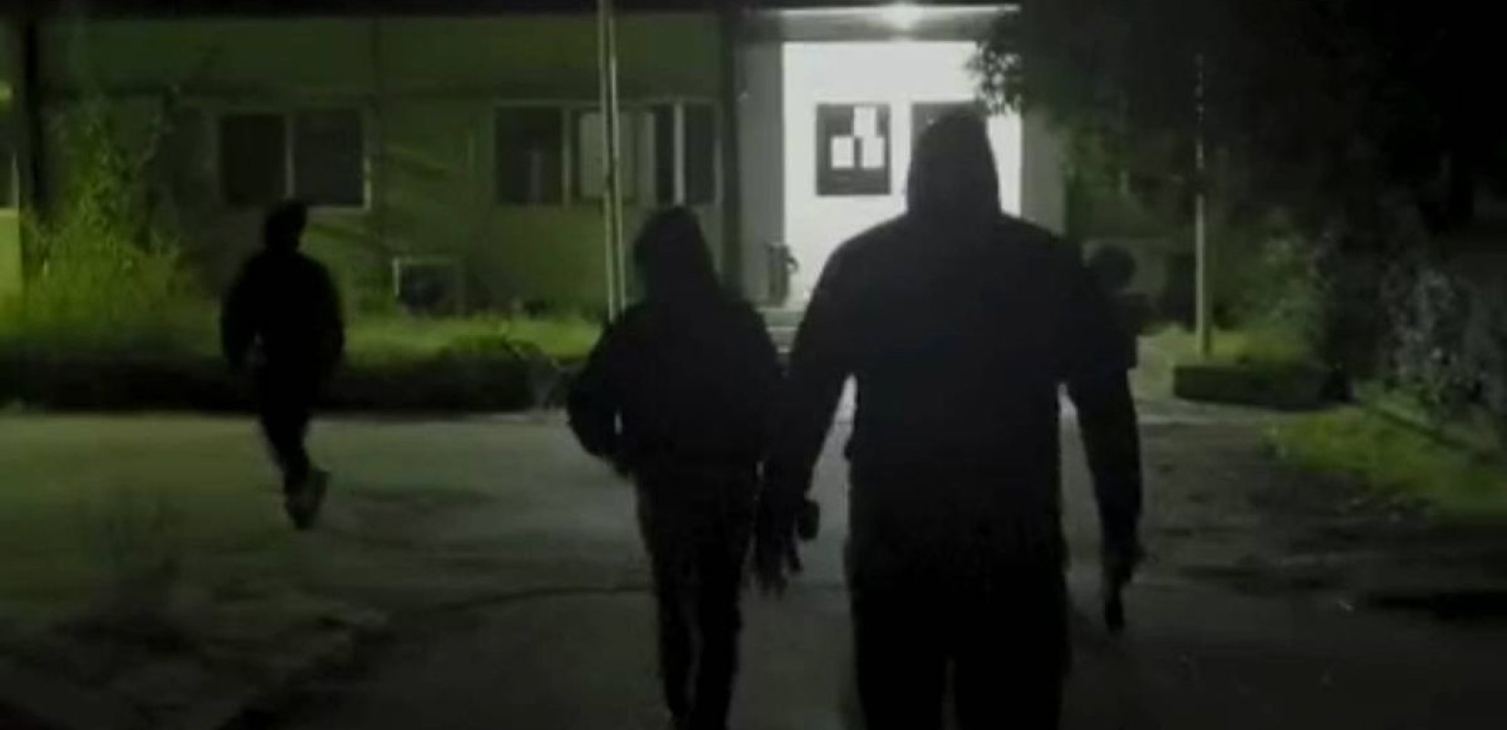 Παρέμβαση του Ρουβίκωνα στα γραφεία του ΟΠΕΚΕΠΕ στη Λάρισα - «Συγκαλύπτεται η ληστεία με τις μαζικές σφαγές κοπαδιών»