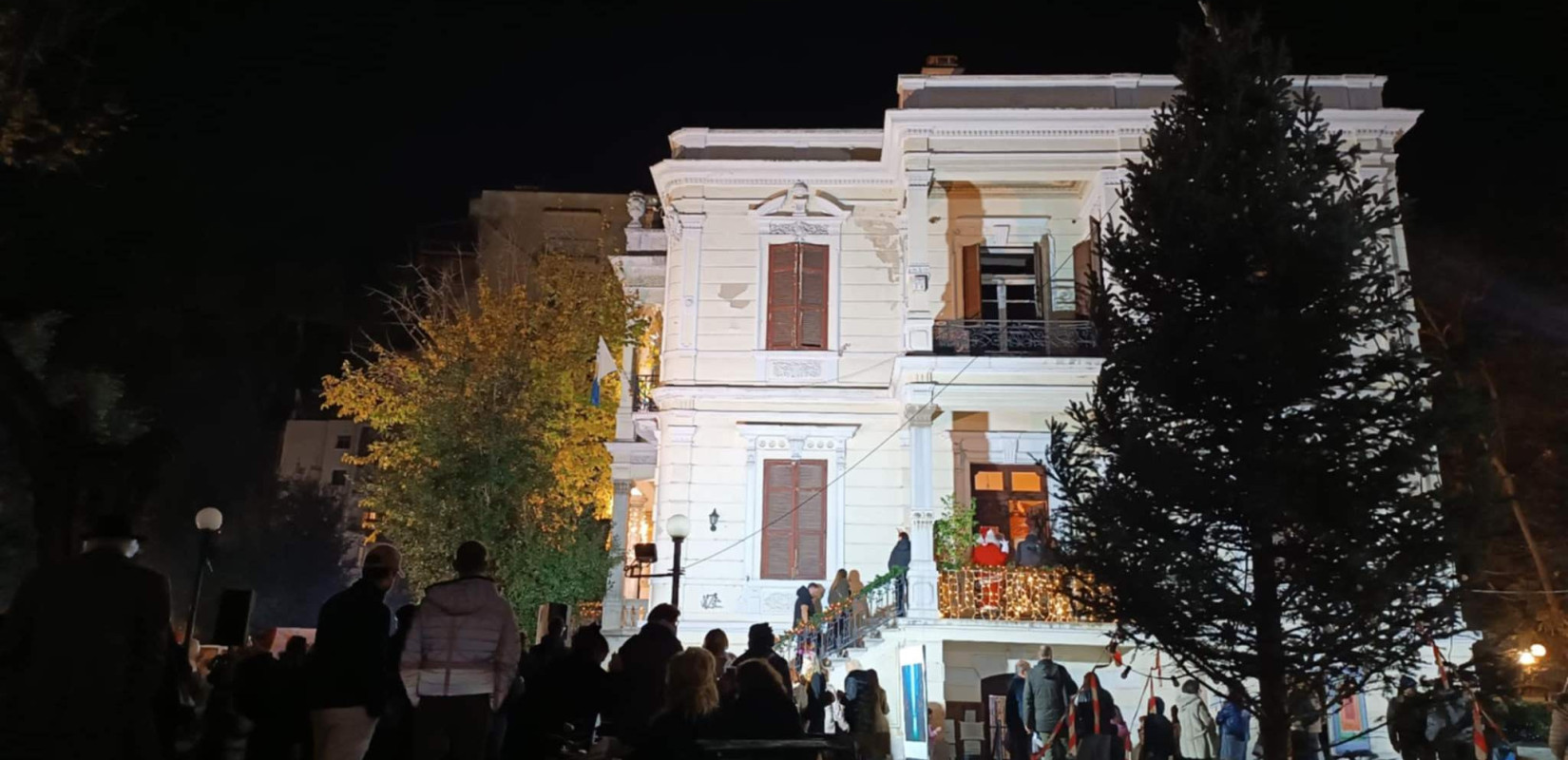 Θεσσαλονίκη: Η Ε' Κοινότητα υποδέχθηκε τα Χριστούγεννα στην ολόφωτη Βίλα Μορντώχ (βίντεο)