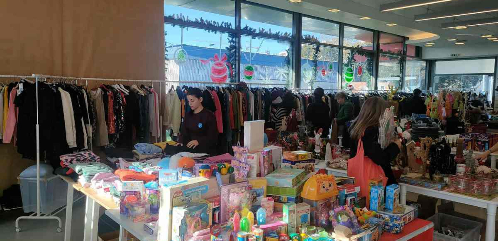 Θεσσαλονίκη: Το Χριστουγεννιάτικο Smile Bazaar επέστρεψε – εκεί όπου κάθε αγορά γίνεται προσφορά αγάπης