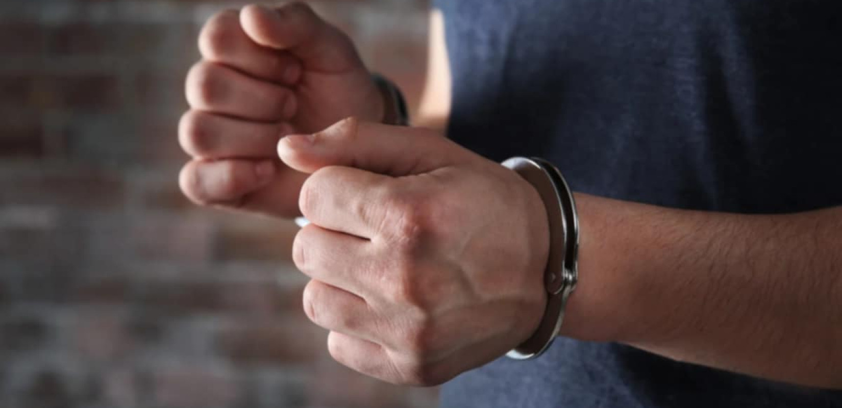 Γλυφάδα: Χειροπέδες σε 44χρονο διεθνώς διωκόμενο για απάτες και εκβιασμούς