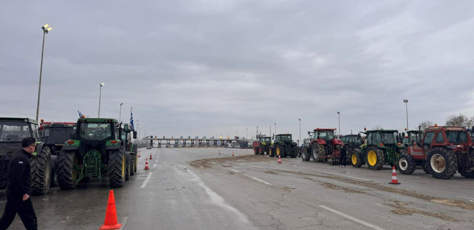 Θεσσαλονίκη: Ανοιχτοί δρόμοι στη Β. Ελλάδα - Αναμονή για την πανελλαδική σύσκεψη των αγροτών στα Μάλγαρα