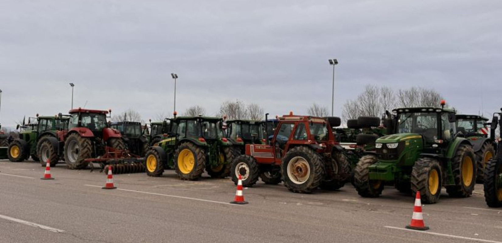 Αγροτικά μπλόκα: Τελευταία πρόσκληση για διάλογο από την κυβέρνηση - Σήμερα τα μέτρα στήριξης