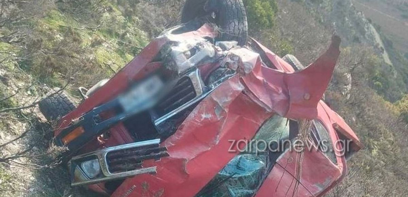 Πηγή: https://www.zarpanews.gr/tragodia-sta-chania-nekros-andras-poy-epese-se-gkremo-me-agrotiko-ton-apegklovise-i-pyrosvestiki-photos/