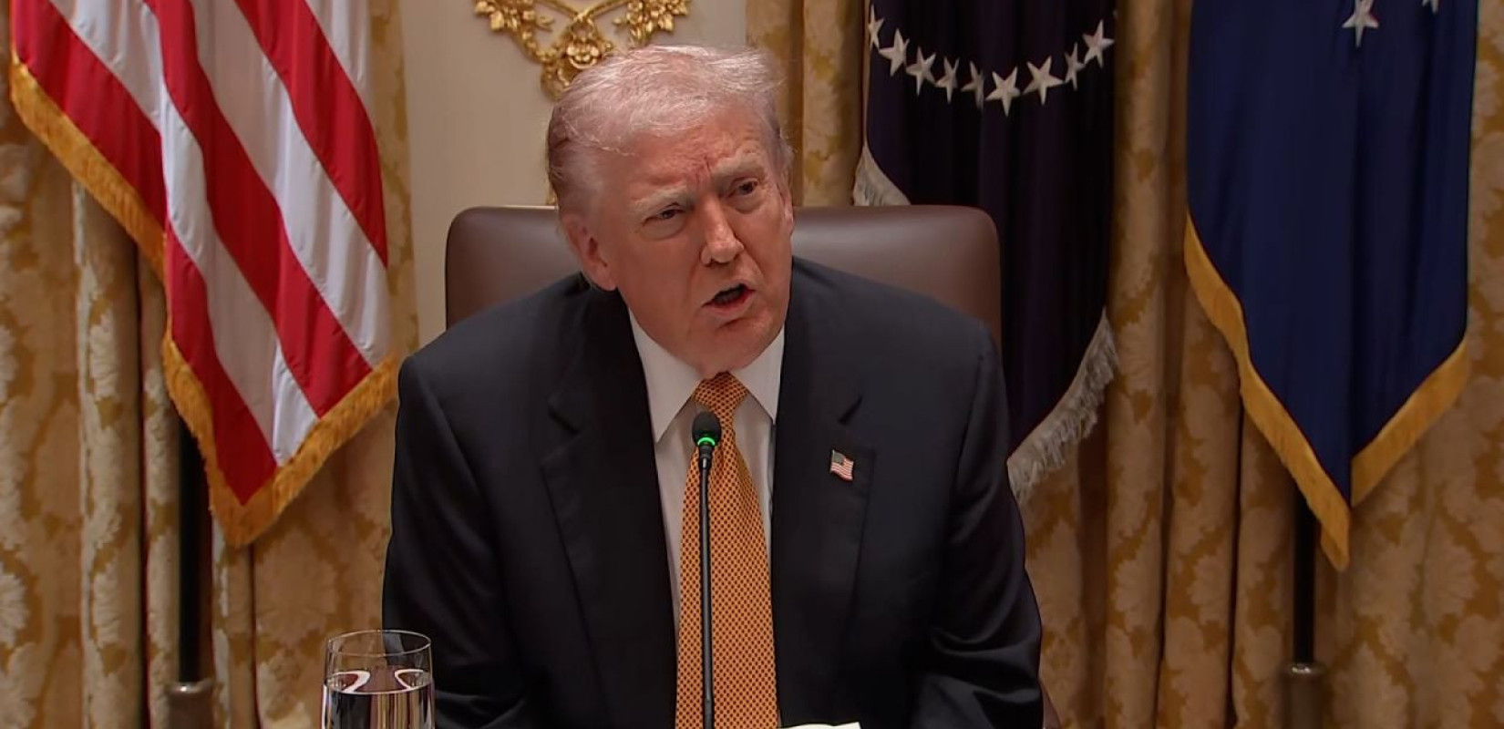 Τραμπ: Αν ήταν στο χέρι μου θα παίρναμε το πετρέλαιο του Ιράν - Δεν μπορείς να αφήσεις πυρηνικά στα χέρια τρελών