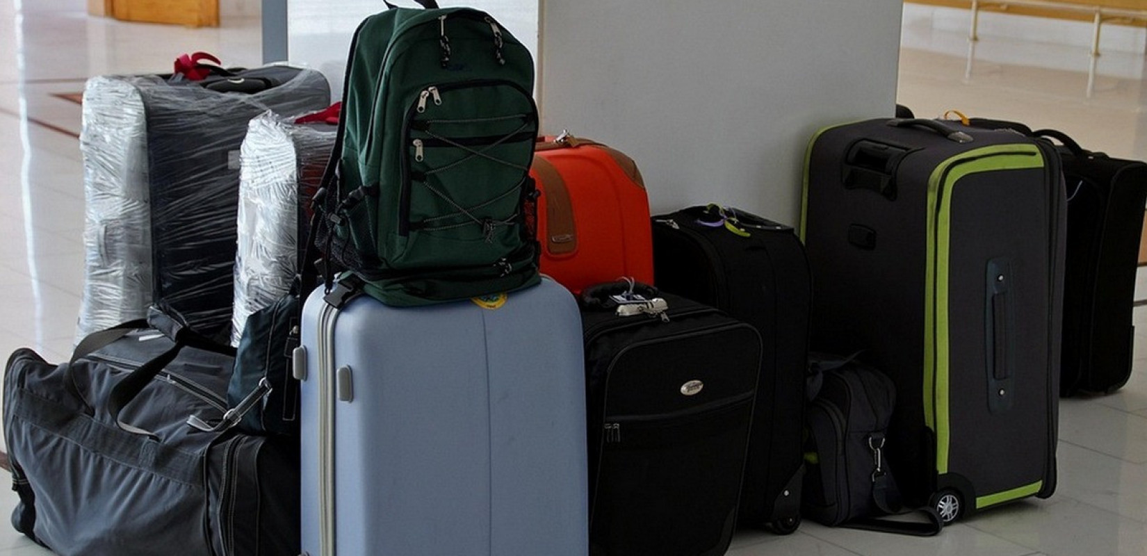 Θεσσαλονικείς: Ετοιμάζουν βαλίτσες για το εξωτερικό με το βλέμμα στα μπλόκα