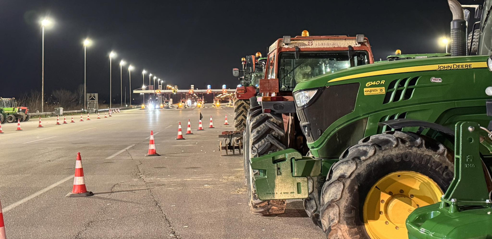 Αντίστροφη μέτρηση για το ραντεβού των αγροτών με τον Πρωθυπουργό - Αποχωρούν τα τρακτέρ από τα Πράσινα Φανάρια