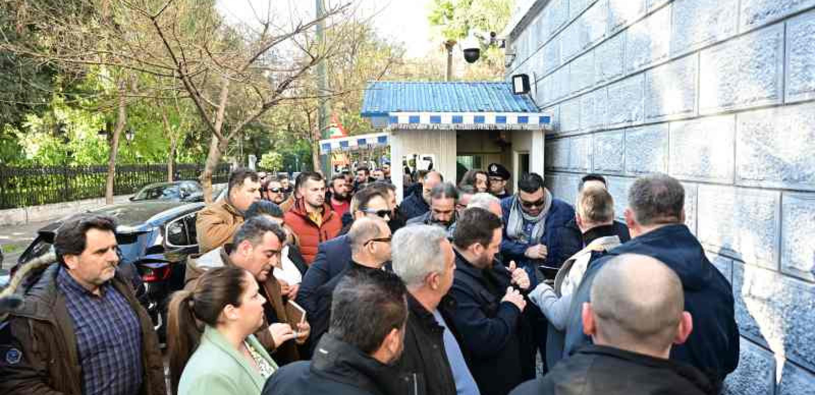 Αγρότες: Έφτασαν στο Μέγαρο Μαξίμου οι 25 εκπρόσωποι των μπλόκων που θα συναντήσουν τον Μητσοτάκη - Όλα τα ονόματα