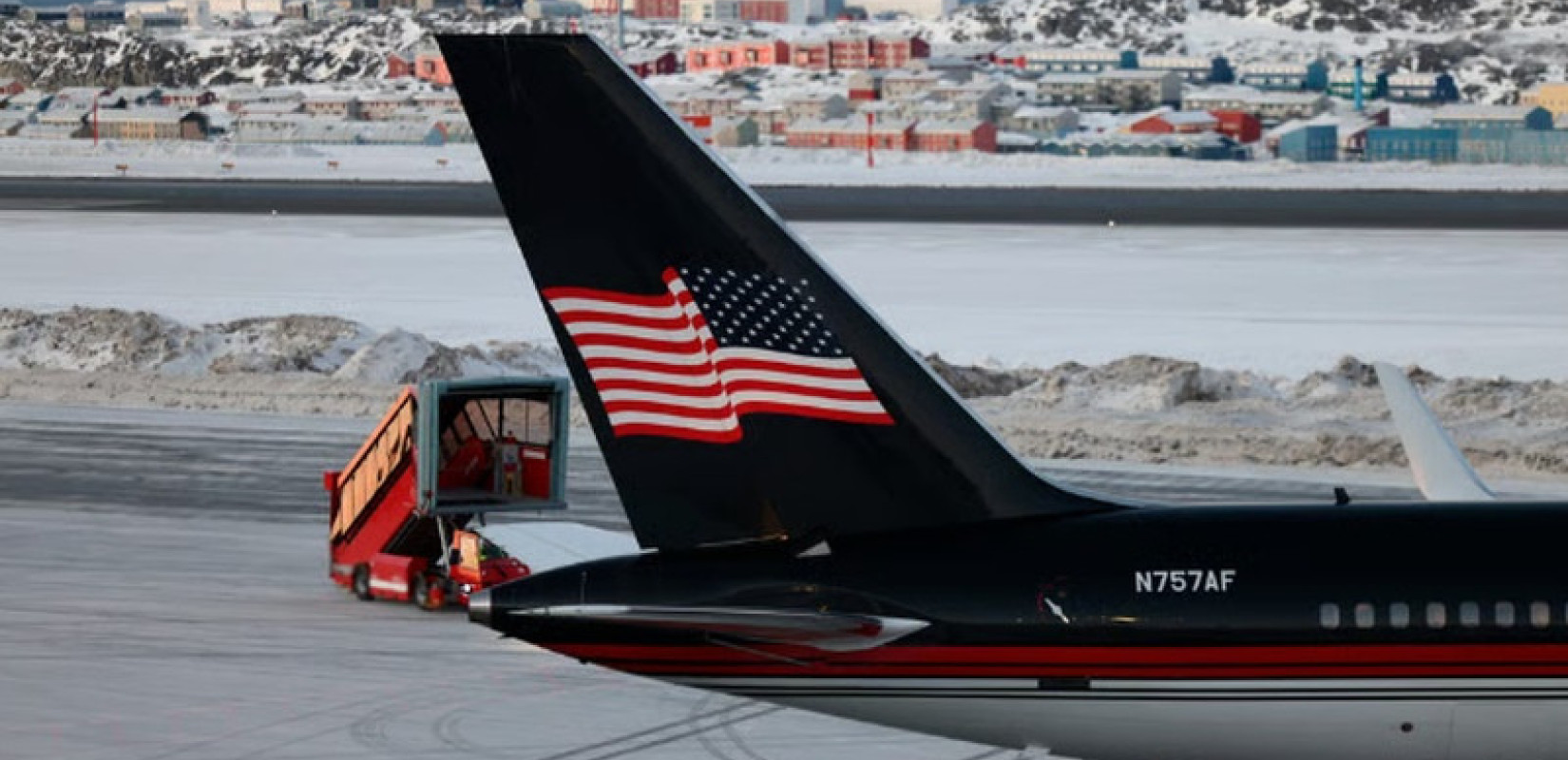 Ανάλυση Politico: Πώς ο Τραμπ θα μπορούσε να καταλάβει τη Γροιλανδία σε τέσσερα βήματα