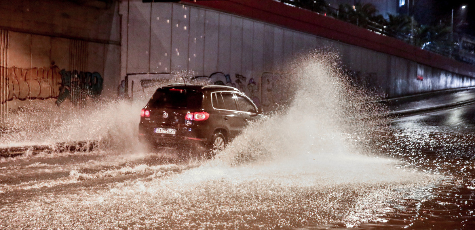 Κακοκαιρία: Ισχυρές βροχές και καταιγίδες στην Αττική - Δεκάδες κλήσεις στην Πυροσβεστική