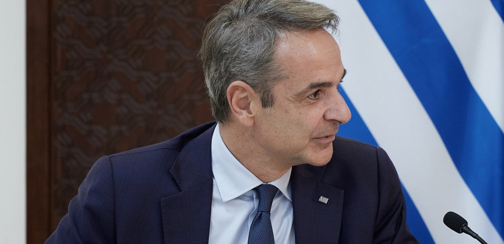 Τα βλέμματα στο ραντεβού της Τρίτης