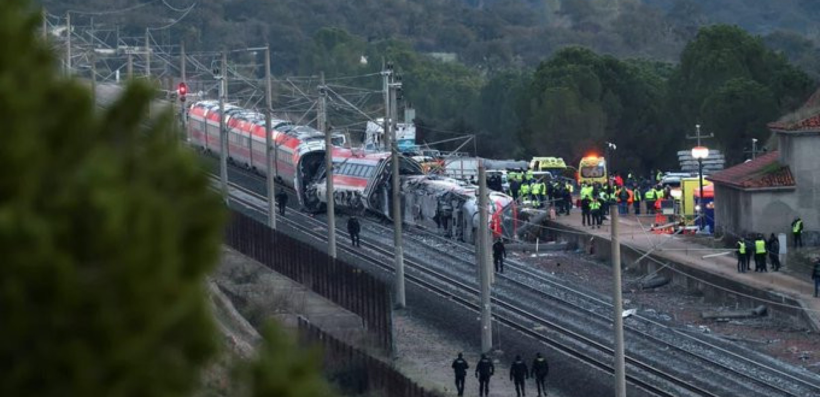 Εκτροχιασμός τρένων στην Ισπανία: Ο πρωθυπουργός Σάντσεθ μεταβαίνει στο σημείο της τραγωδίας