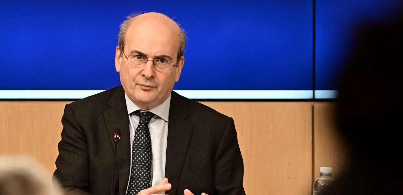 Κ. Χατζηδάκης: «Την Πέμπτη η τελική τιμή στο πετρέλαιο θέρμανσης - Στήριξη με επιδοτήσεις και εκπτώσεις από διυλιστήρια» (βίντεο)