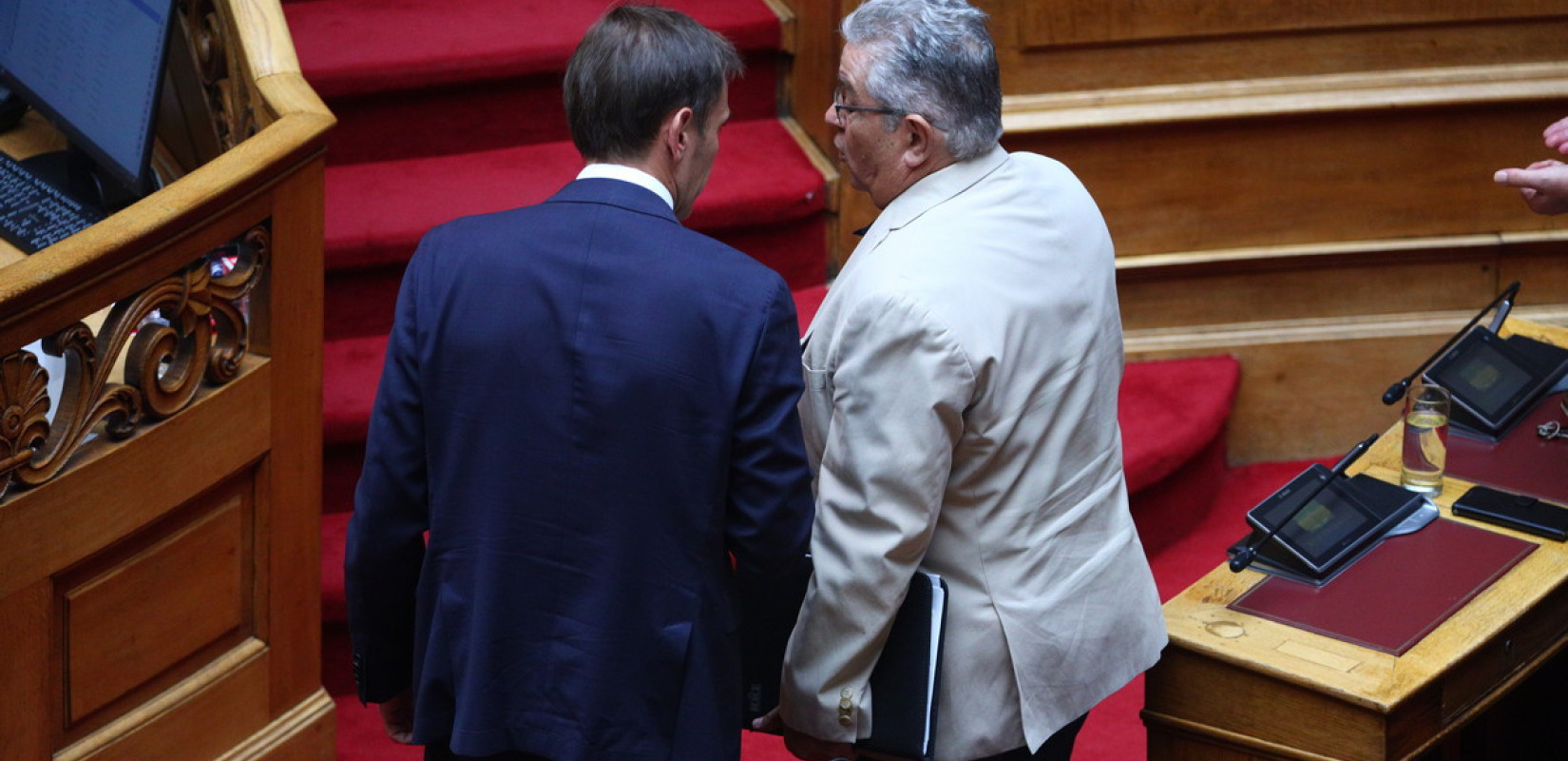 Βουλή: «Όχι» στην άρση ασυλίας του Δ. Κουτσούμπα, «Ναι» για τον Δ. Μάντζο