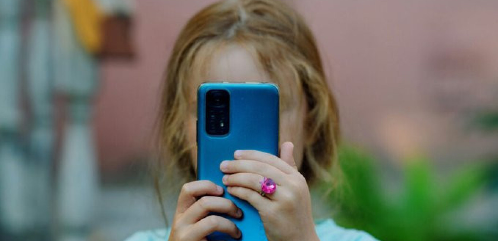 «Μπλόκο» στα social media για ανηλίκους - 3 στους 4 Ευρωπαίους υπέρ της απαγόρευσης (πίνακας)