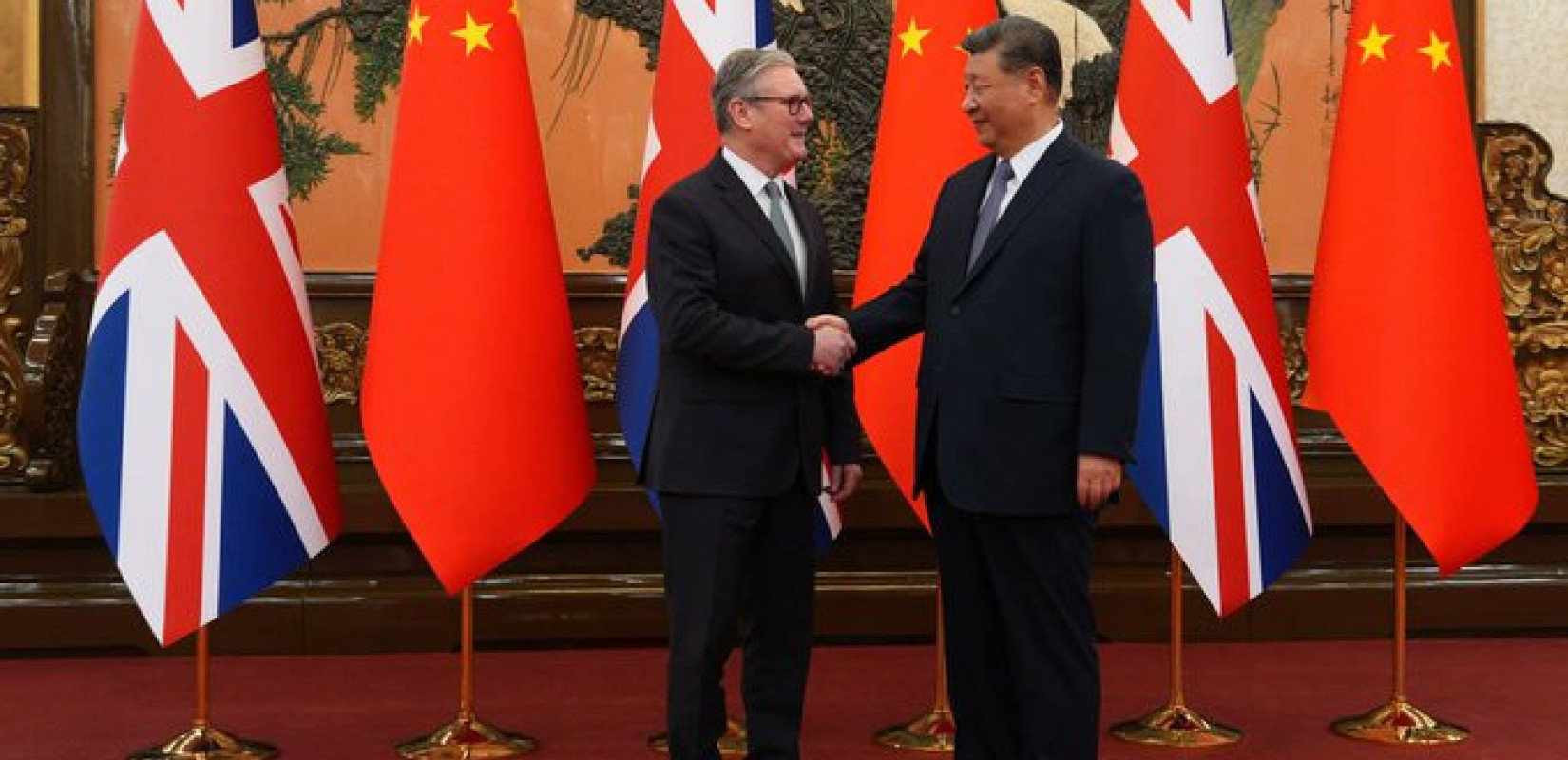 Δασμοί και ταξίδια χωρίς βίζα - Τι ειπώθηκε στη συζήτηση Στάρμερ - Σι Τζινπίνγκ