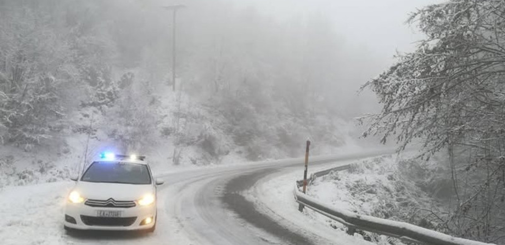 Χιόνια και παγετός στην Κεντρική Μακεδονία: Υποχρεωτικές οι αντιολισθητικές αλυσίδες στους δρόμους