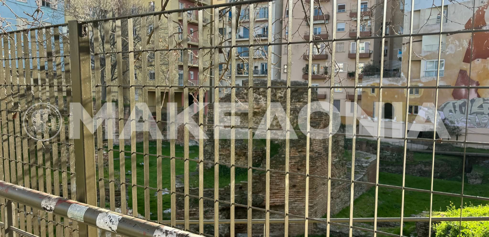 Θεσσαλονίκη: Πότε θα τοποθετηθούν τα υπόλοιπα κάγκελα στο Γαλεριανό Ανάκτορο