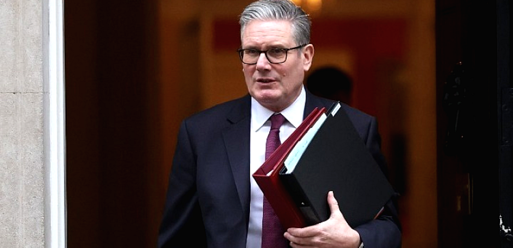 Η Βρετανία δεν υποστηρίζει αποκλεισμό των Στενών του Ορμούζ