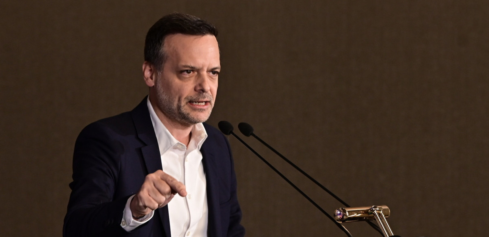 Δήμος Αθηναίων: Να παραχωρηθούν στους Δήμους οι χώροι στρατοπέδων εντός αστικού ιστού για να γίνουν πάρκα