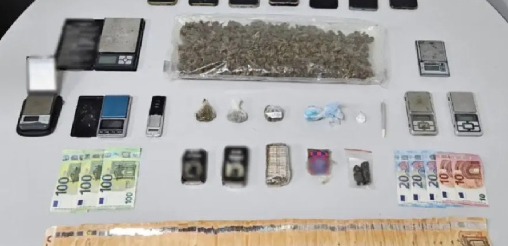 Θεσσαλονίκη: Εξαρθρώθηκε εγκληματική οργάνωση διακίνησης ναρκωτικών - Παράνομα κέρδη 195.000 ευρώ (βίντεο)