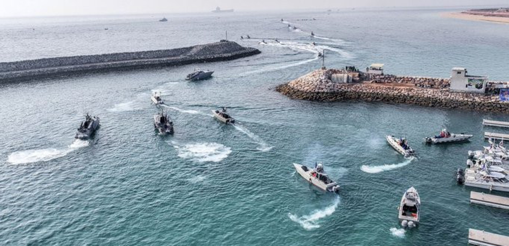 Το Ιράν εμποδίζει τις εξαγωγές πετρελαίου μέσω του Στενού του Χορμούζ - Η Aramco προειδοποιεί για καταστροφικές συνέπειες