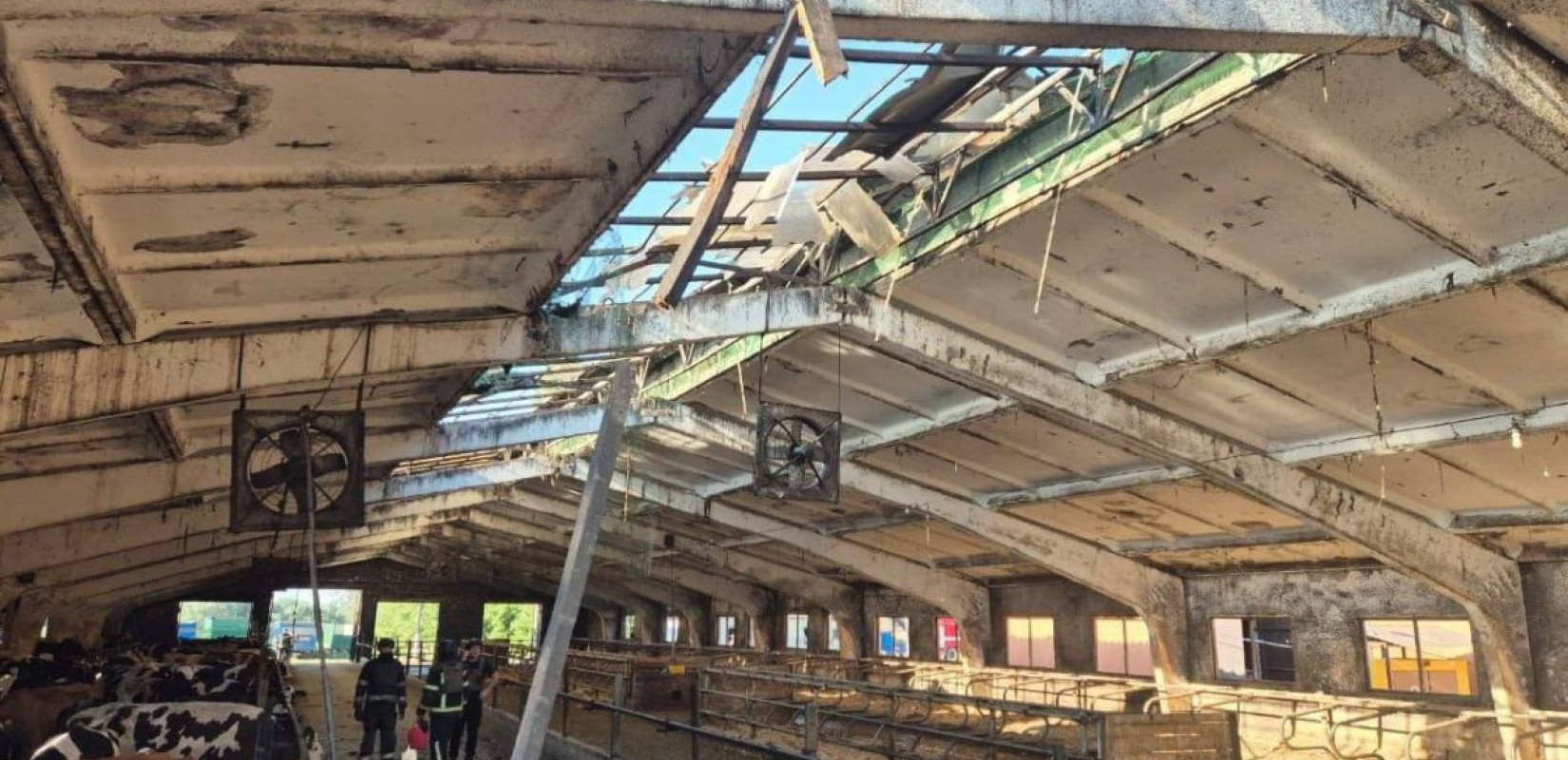 Φωτογραφία αρχείου από επίθεση της Ρωσίας σε φάρμα στον οικισμό Χλούσκιβκα τον Ιούλιο του 2024 - Πηγή: https://x.com/Sad_Girl_4_u/status/1811315590897742246/photo/1