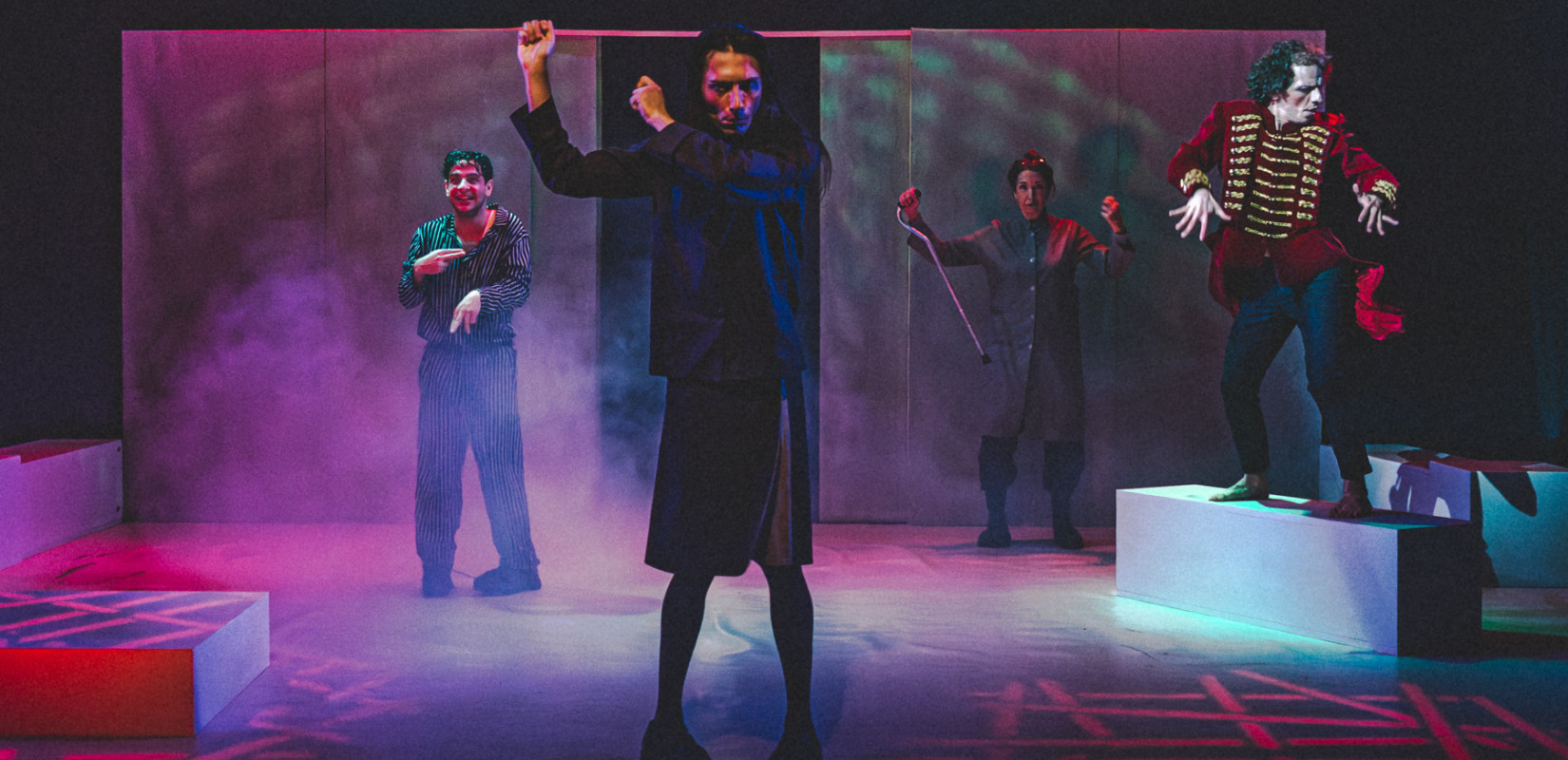 Από την παράσταση «Η Πλατφόρμα»