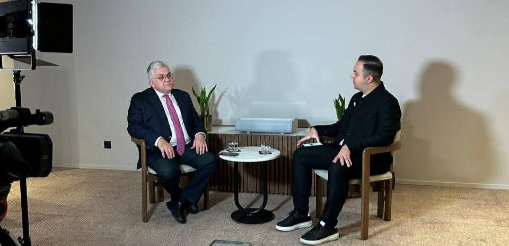 Νίκος Παπαϊωάννου: Το βρετανικό ρόκ και τα ηπειρώτικα, οι στιγμές που φοβήθηκε για την ζωή του, το ΑΠΘ και η πολιτική