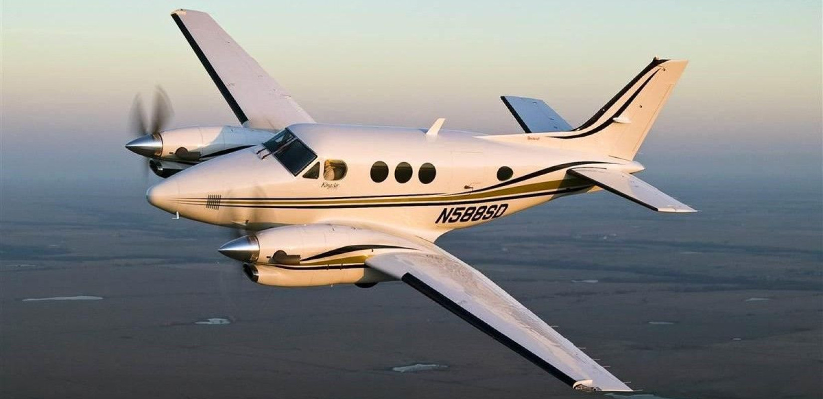 Φωτογραφία αρχείου από αεροπλάνο Beechcraft - Πηγή: https://jetservicenl.com/files/aircraft/king-air-c90.1.jpg