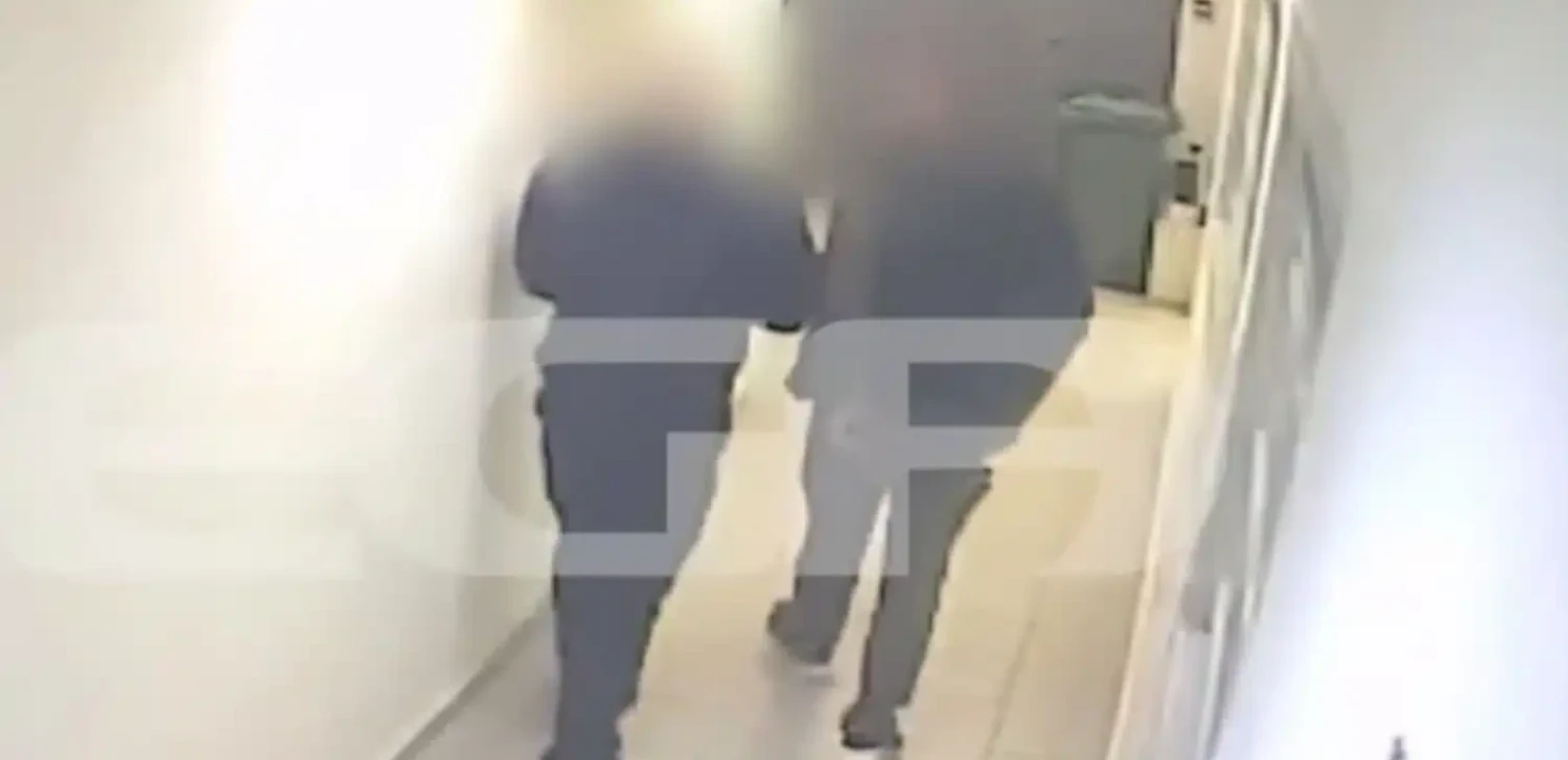 Προφυλακιστέοι ο δράστης και ο αρχιφύλακας για το έγκλημα μέσα στις Φυλακές Δομοκού - Δείτε βίντεο να περπατούν μαζί