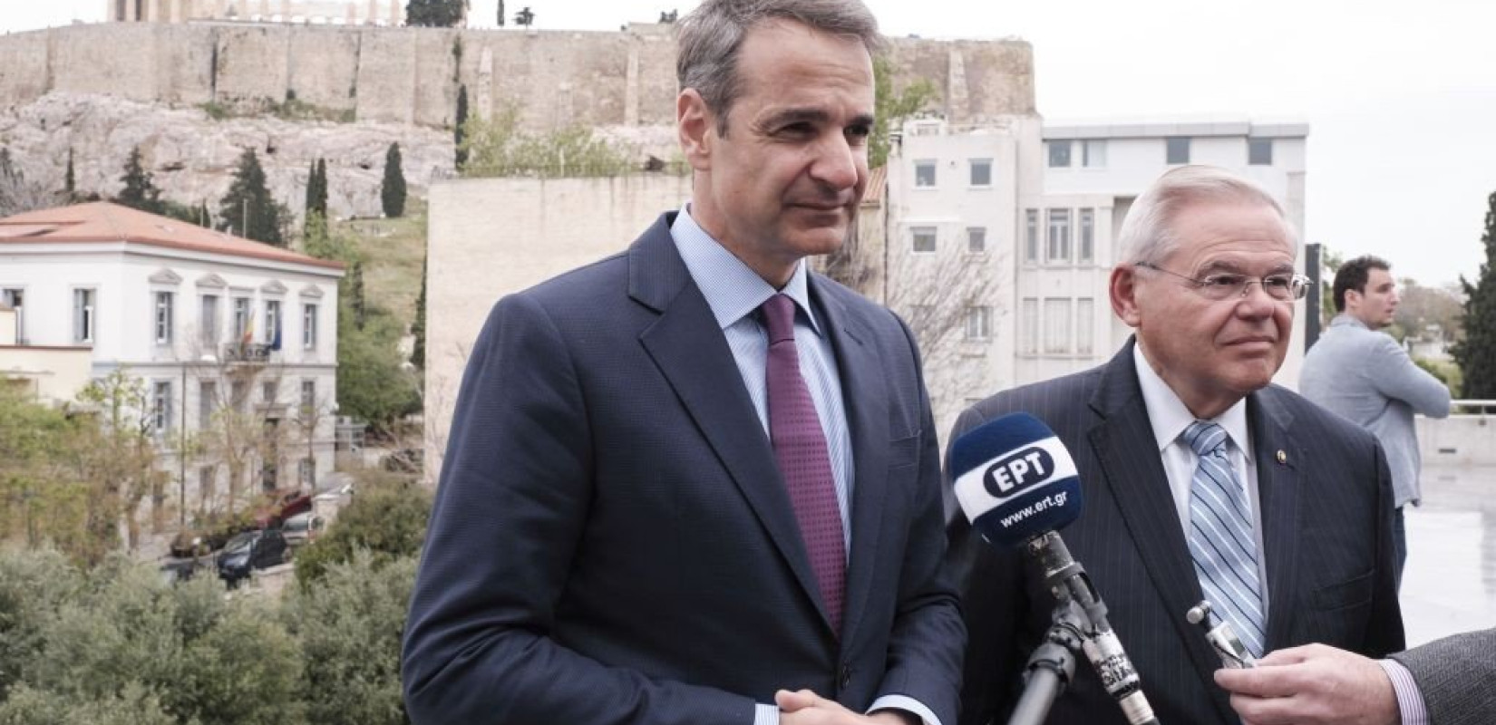 Fake news τα περί κατάργησης του δώρου Χριστουγέννων είπε ο Κυριάκος Μητσοτάκης