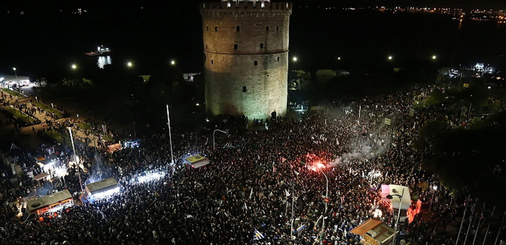 Αποθέωση του ΠΑΟΚ από χιλιάδες φιλάθλους στο Λευκό Πύργο (photos+videos)