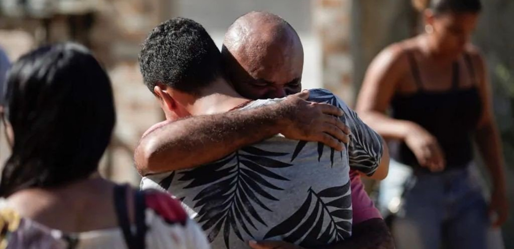 Αυξάνονται οι νεκροί στα ερείπια σπιτιών στη Βραζιλία