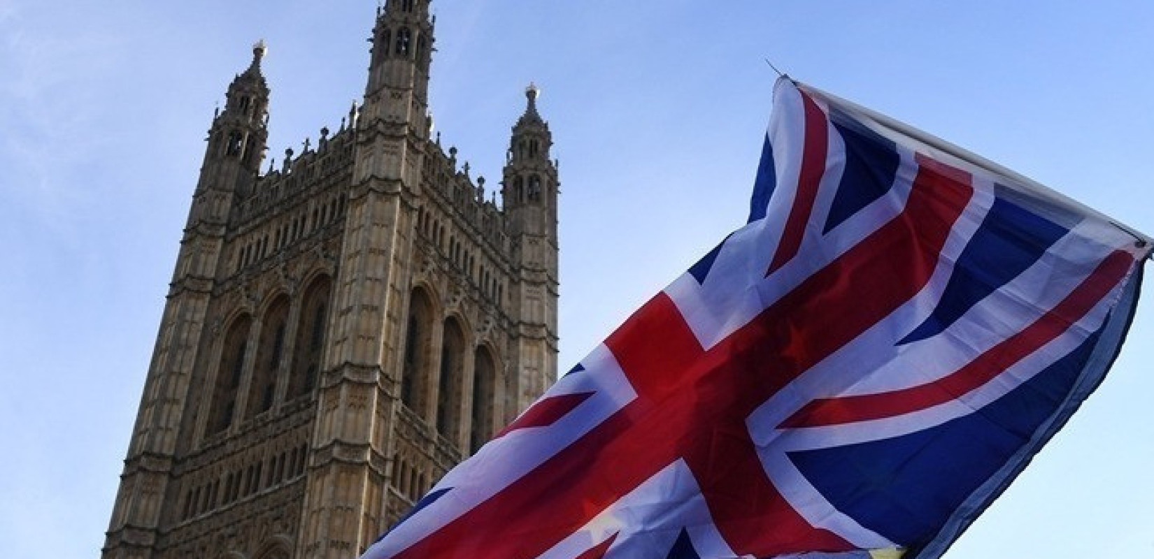 Βρετανία: Το Ηνωμένο Βασίλειο θα έπρεπε να ακολουθεί τους κανόνες της ΕΕ, όμως δεν συζητά επανένταξη στην ενιαία αγορά ή την τελωνειακή ένωση