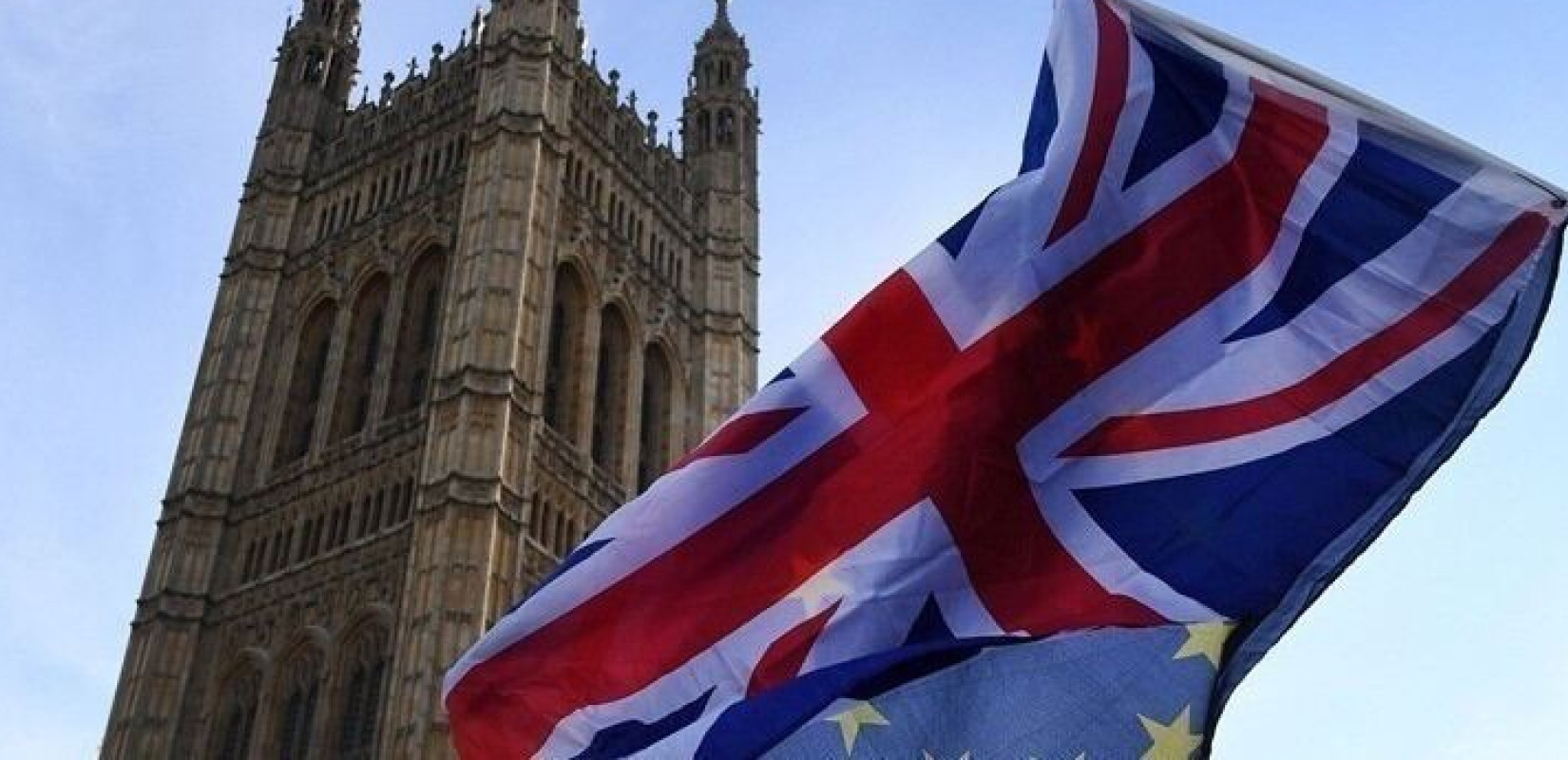 Δέκα χρόνια μετά το Brexit η Βρετανία επανεξετάζει την ελεύθερη μετακίνηση πολιτών με την Ε.Ε.