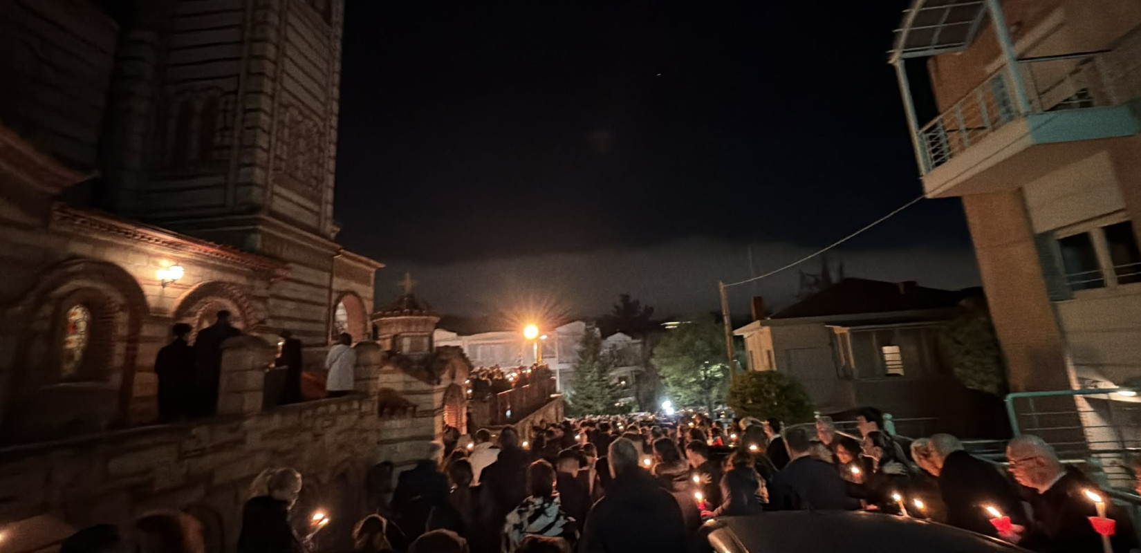 Θεσσαλονίκη: Με κατάνυξη και λαμπρότητα γιορτάστηκε η Ανάσταση (φωτό και βίντεο)