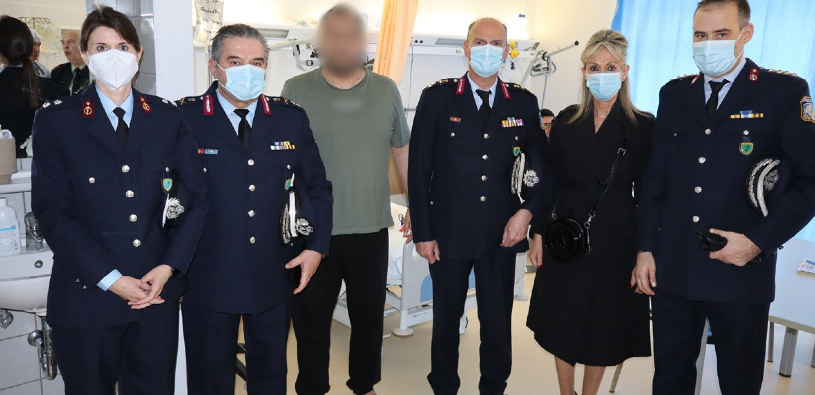 Θεσσαλονίκη: Αστυνομικοί επισκέφθηκαν συναδέλφους τους που νοσηλεύονται στο 424 ενόψει Πάσχα