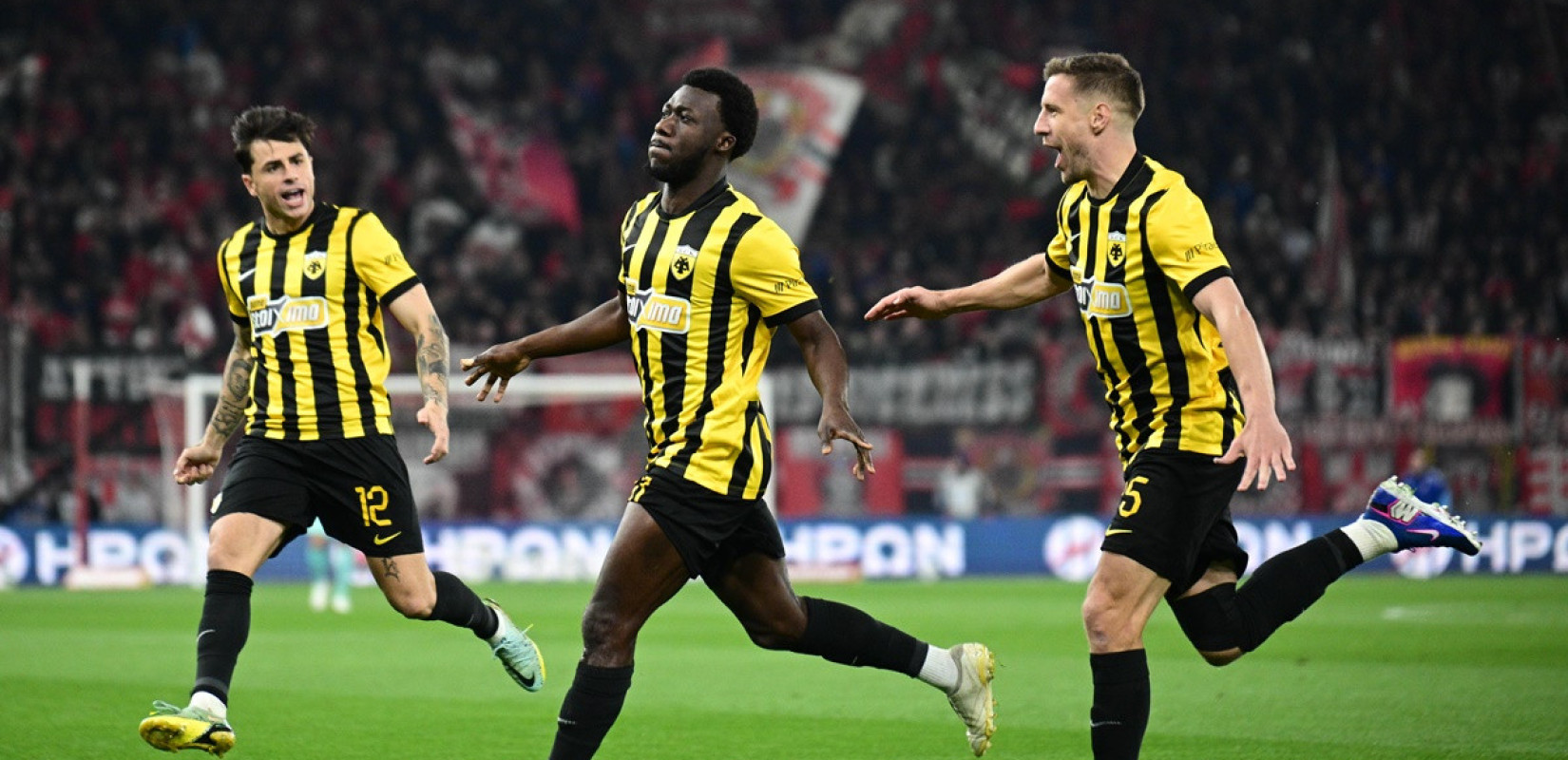 Super League: Άλμα τίτλου για την ΑΕΚ με σπουδαίο διπλό στο «Καραϊσκάκης»