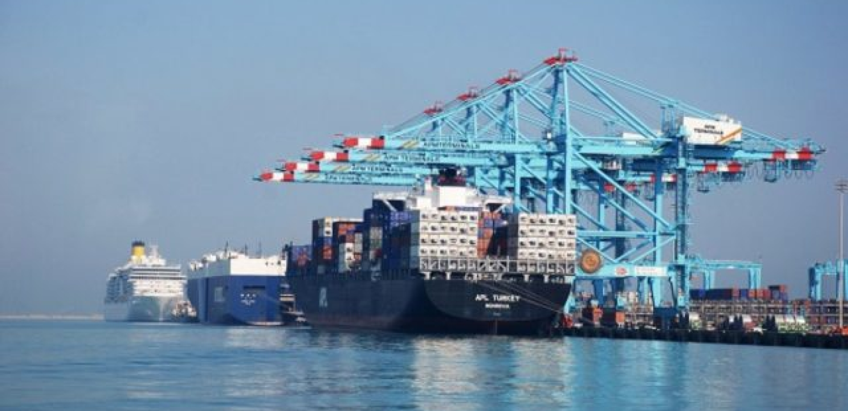 Συναγερμός στον Κόλπο: Απαγορευτικό μετακινήσεων στο Κουβέιτ και «λουκέτο» στο λιμάνι του Μπαχρέιν