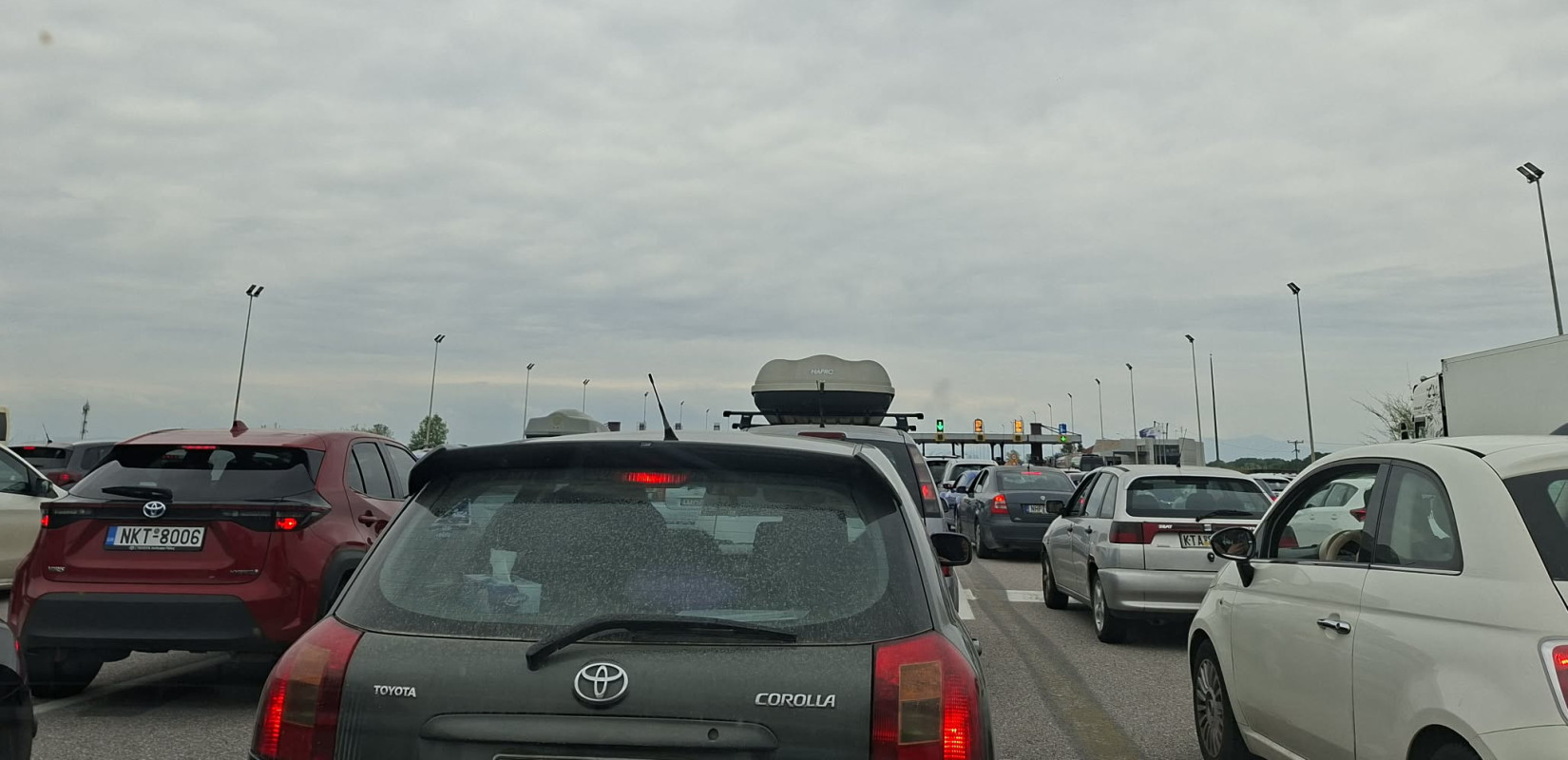 Σημειωτόν οι οδηγοί στην Εγνατία Οδό - Ουρά 10 χιλιομέτρων στα διόδια Πολυμύλου