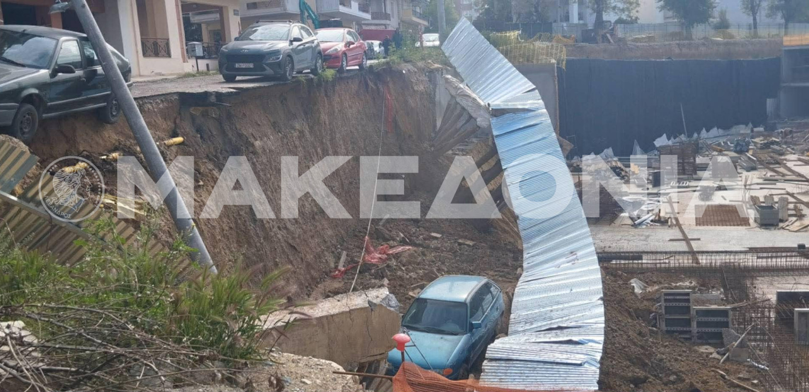 Θεσσαλονίκη: Υπερκορεσμένο έδαφος από διαρροή νερού οδήγησε στην κατάρρευση οδοστρώματος στους Στάβλους Παπάφη