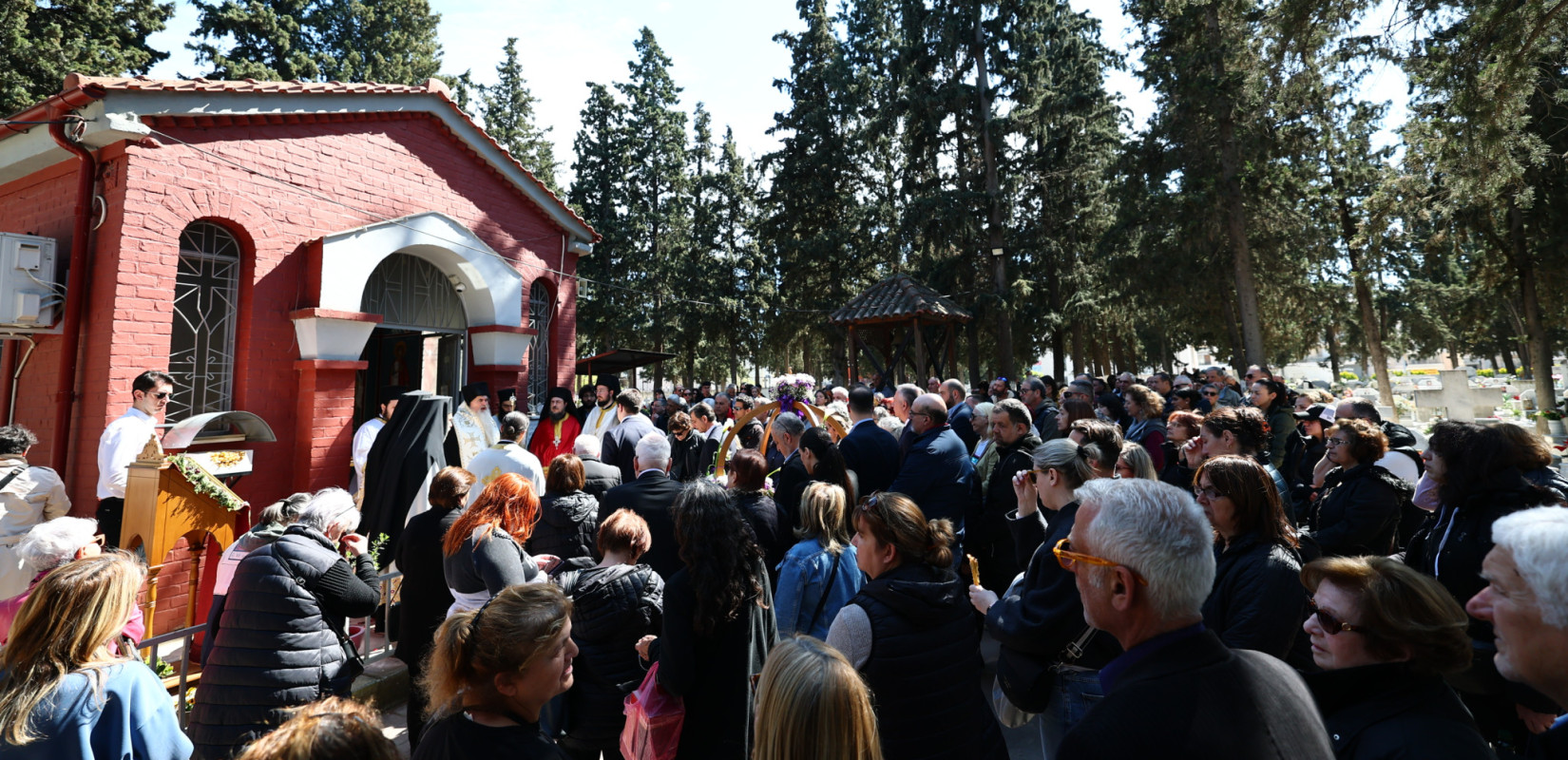Καλαμαριά: Περιφορά του Επιταφίου στον Κοιμητηριακό Ναό Αγίου Λαζάρου