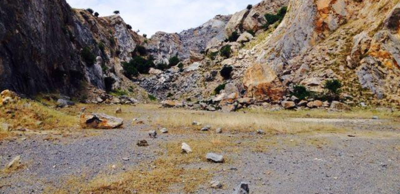 Ωραιόκαστρο: «Μπλόκο» στη λατομική δραστηριότητα στον ορεινό όγκο - Μήνυση και ασφαλιστικά μέτρα καταθέτει ο δήμος