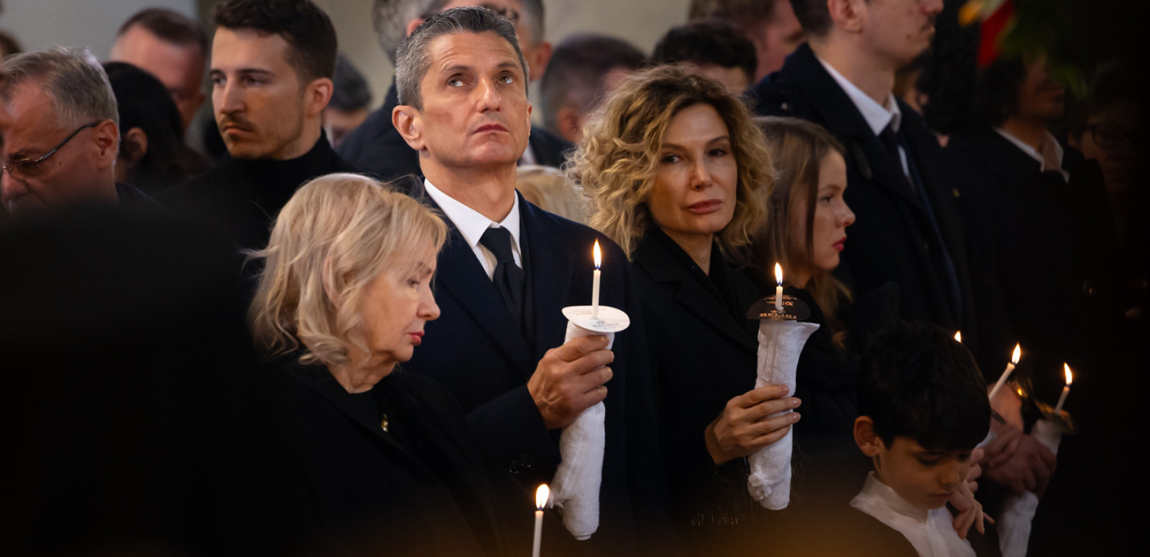 Με στρατιωτικές τιμές κηδεύτηκε ο Μιρτσέα Λουτσέσκου - Ράζβαν: «Ελπίζω να είσαι περήφανος...» (βίντεο)