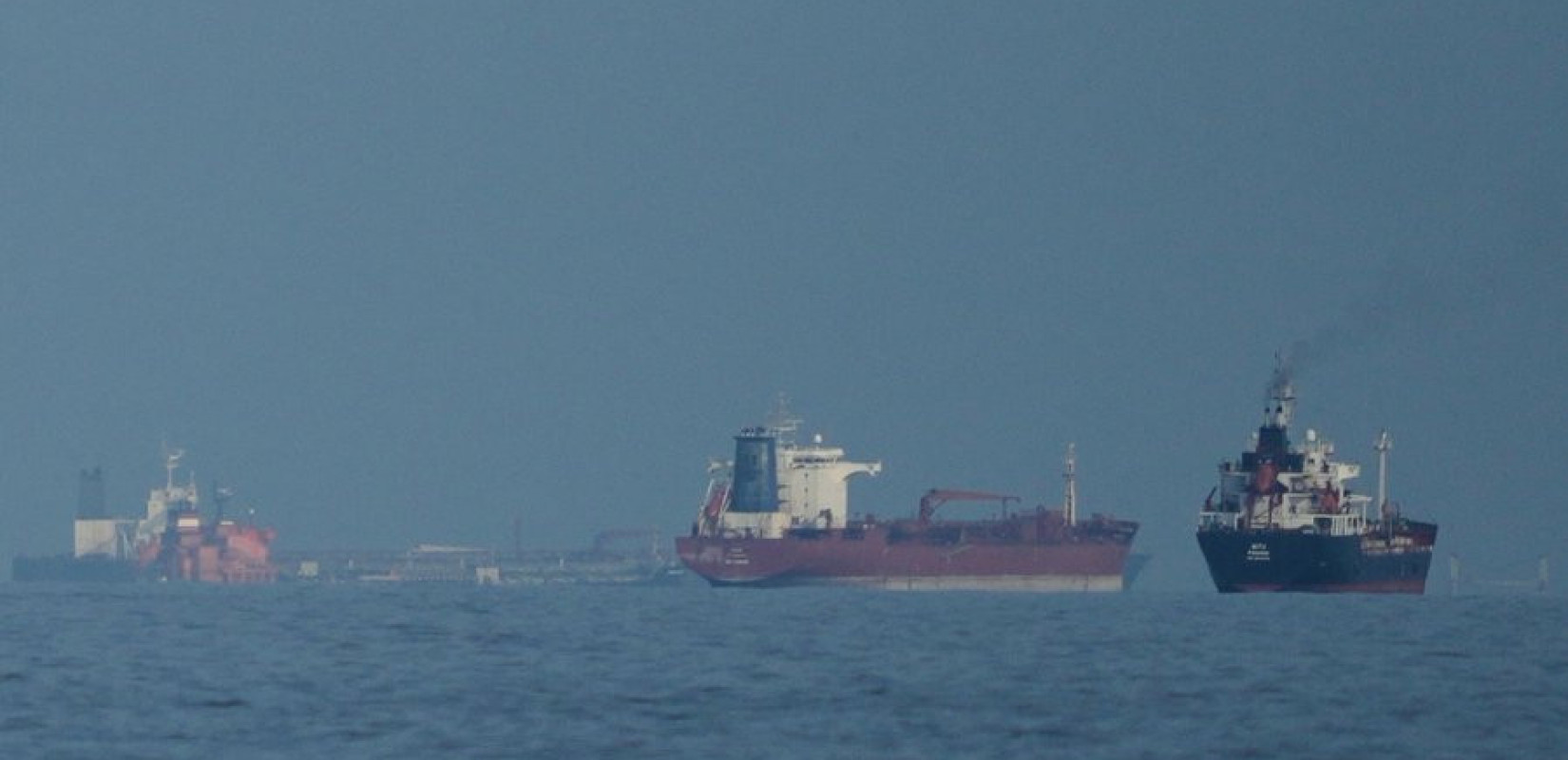 Μπλόκο Ιράν σε νέες συνομιλίες με ΗΠΑ: Κλιμακώνεται η ένταση μετά το αμερικανικό ρεσάλτο σε ιρανικό πλοίο - Αντίποινα υπόσχεται η Τεχεράνη