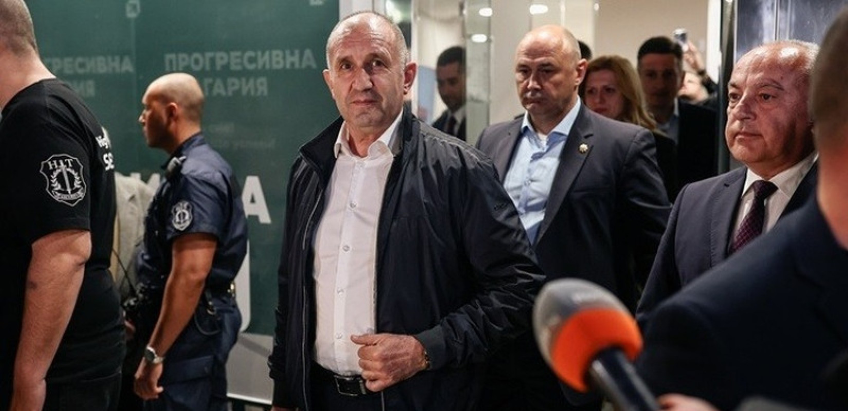 Βουλγαρία: Εντολή σχηματισμού κυβέρνησης στον Ρούμεν Ράντεφ στις 7 Μαΐου