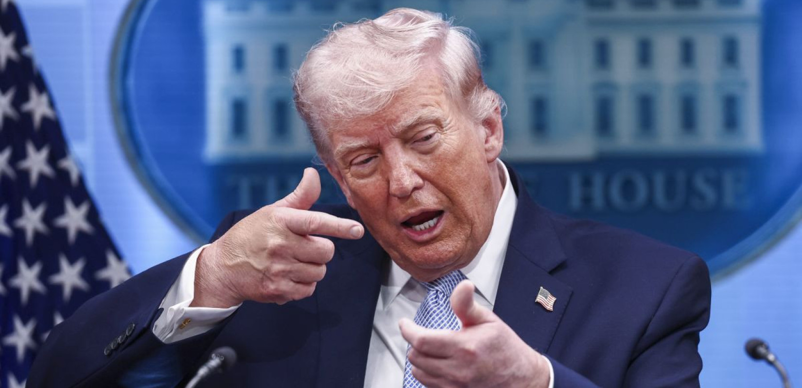 Εικόνα από τη συνέντευξη Τύπου που παραχώρησε ο Τραμπ