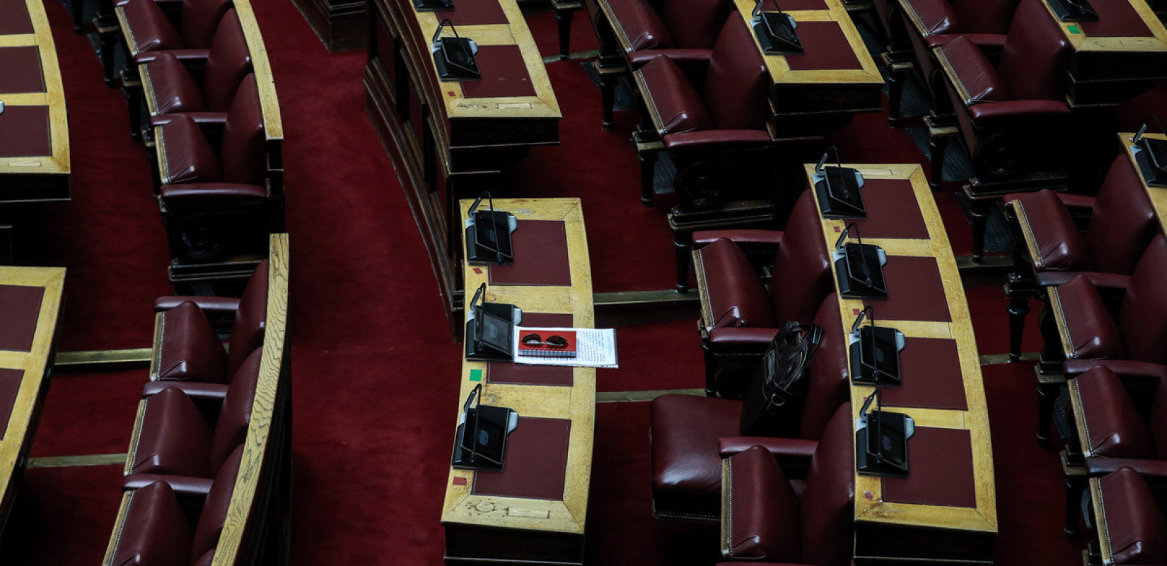 Ασυμβίβαστο υπουργού - βουλευτή: Οι όμορφες (;) ιδέες, όμορφα καίγονται