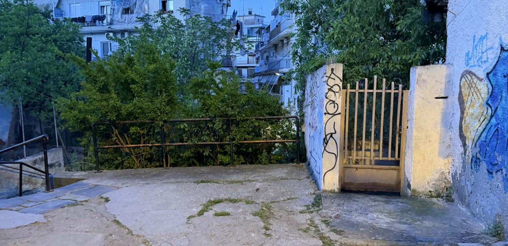 Θεσσαλονίκη: Η στιγμή του πυροβολισμού στην Παναγιά Φανερωμένη - Τα ουρλιαχτά του 28χρονου που τραυματίστηκε (βίντεο)